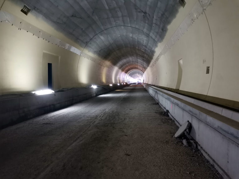 Diaľnica D1 Prešov západ - Prešov juh, požiarny vodovod v tuneli