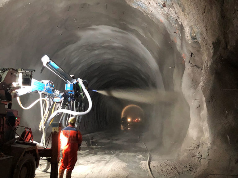 Reprofilácia primárneho ostenia striekaným betónom v tuneli Višňové